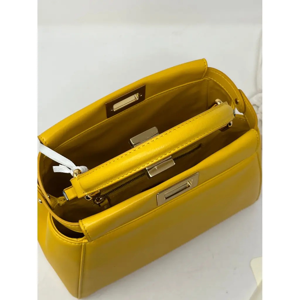 borsa-a-mano-fendi-peekaboo-giallo-pelle-35192638-7_2 borsa-a-mano-fendi-peekaboo-giallo-pelle-35192638-7_2