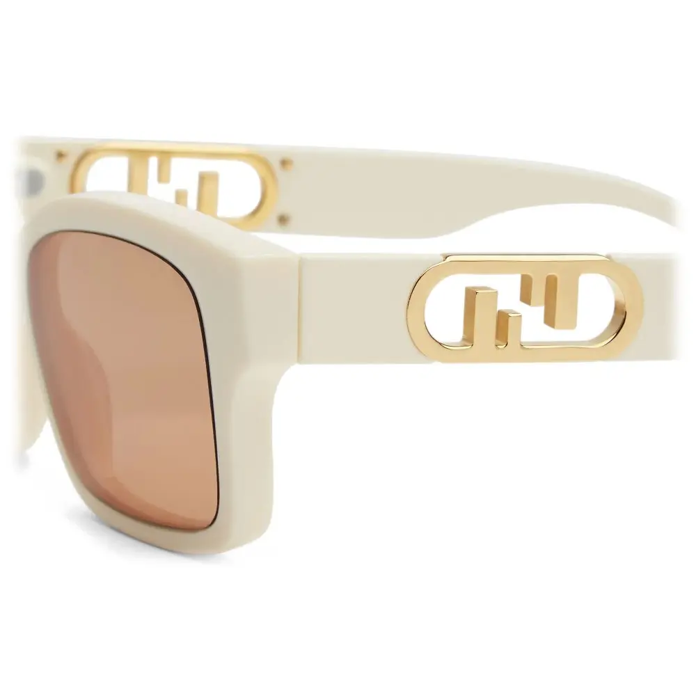 occhiali-fendi-bianco-altro-61783460-4_2.jpg occhiali-fendi-bianco-altro-61783460-4_2.jpg